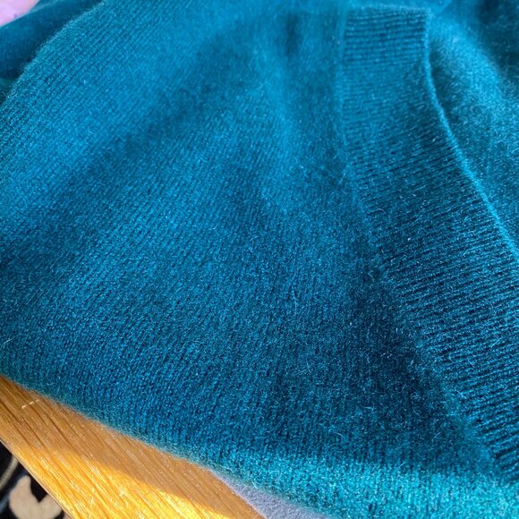 NWT White + Warren Cashmere Core V Neck Pullover Sweater - S - Picture 7 of 7